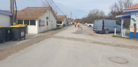 Arès - Enfouissemnt des réseaux (2).jpg Arès - Enfouissemnt des réseaux (2).jpg