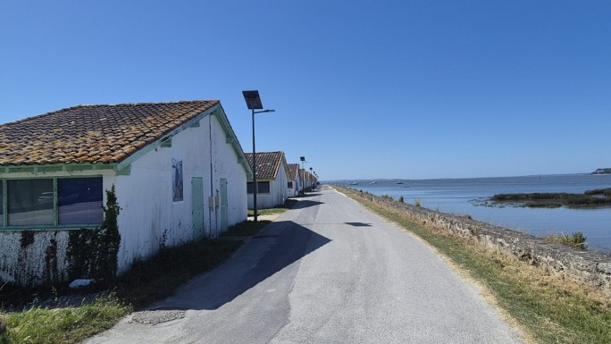Arès - Enfouissemnt des réseaux (19).jpg Arès - Enfouissemnt des réseaux (19).jpg