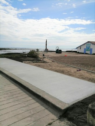 Arès Parking darse est  (17) 2.jpg Arès Parking darse est  (17) 2.jpg