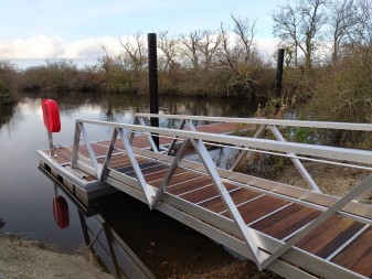 Biganos Ponton Canoês (5).jpg Biganos Ponton Canoês (5).jpg