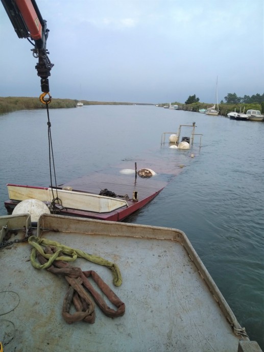 Biganos Port des Tuiles Sortie épaves (2) 2.jpg Biganos Port des Tuiles Sortie épaves (2) 2.jpg