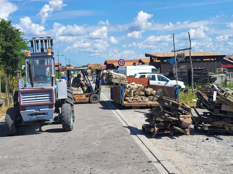 La Teste Centre Nettoyage AOTs.jpg La Teste Centre Nettoyage AOTs.jpg