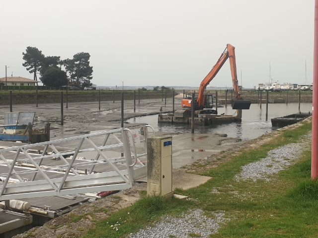 Lanton Fontainevieille Dragage (3).jpg Lanton Fontainevieille Dragage (3).jpg